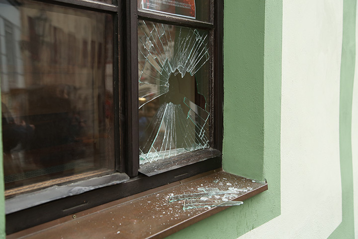 A2B Glass are able to board up broken windows while they are being repaired in Holloway.